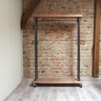 Masif Boru Ayaklı Giyim Askısı