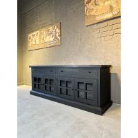 Black massive buffet