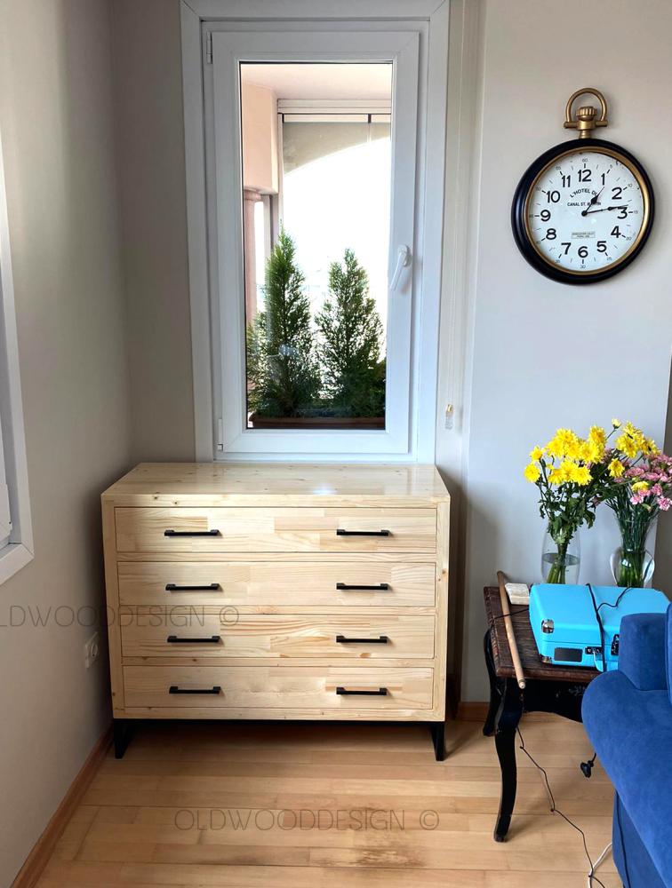 Natural chest of drawers